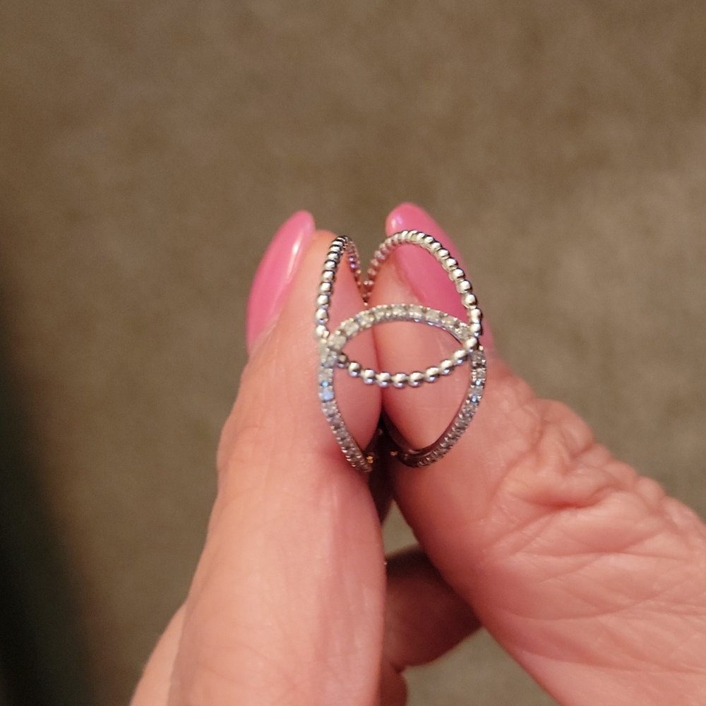 10 K WHITE GOLD W DIAMONDS RING. - Picture 6 of 6